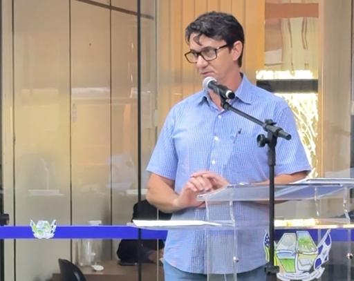 O secretário de Obras, Cantimiro Martins, esclareceu dúvidas a respeito de obras paralisadas no município
